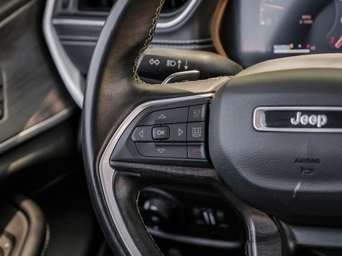 Used 2022 Jeep Grand Cherokee Limited image 26