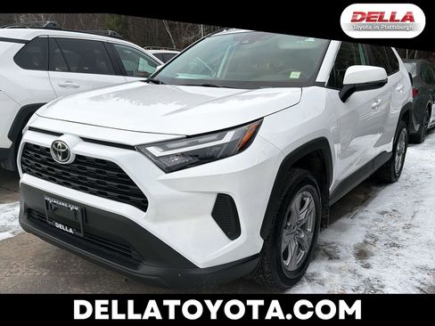Used 2025 Toyota RAV4 XLE image 1