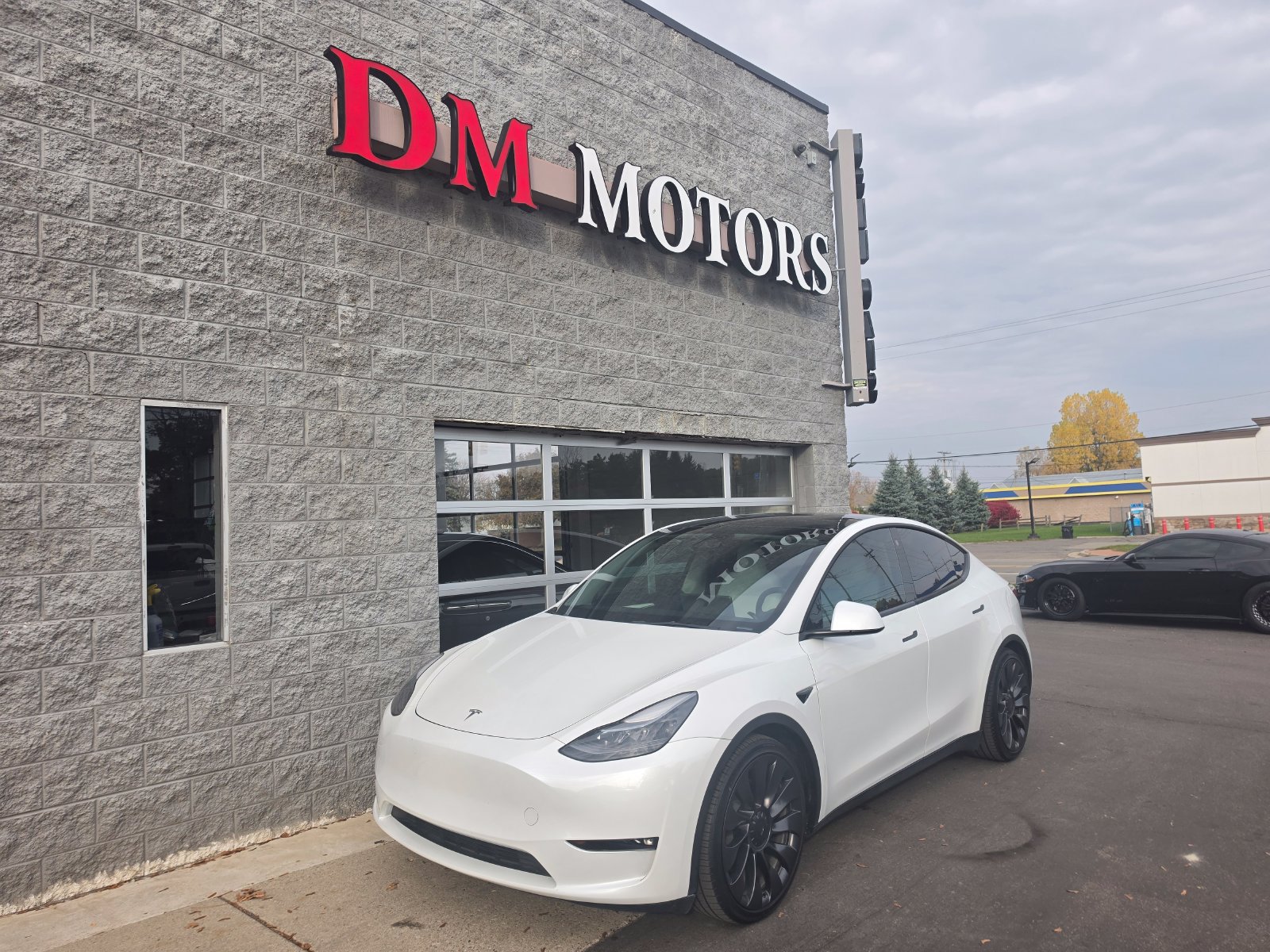 Used 2023 Tesla Model Y Performance AWD/4WD image 15