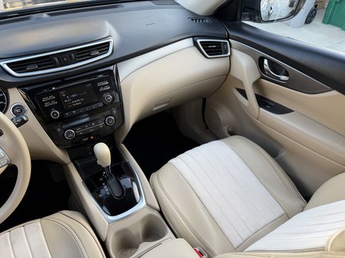 Used 2015 Nissan Rogue SV FWD image 8