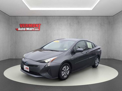Used 2018 Toyota Prius Two image 3