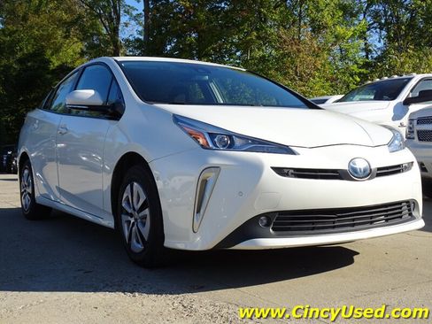 Used 2020 Toyota Prius LE AWD/4WD image 5
