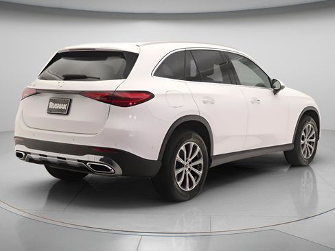 Used 2026 Mercedes-Benz GLC 300 image 4