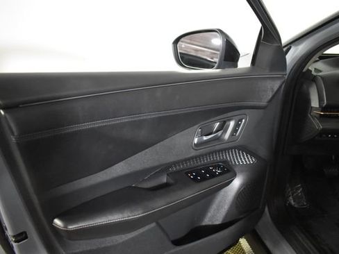 Used 2024 Nissan Ariya AWD image 7