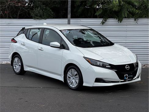 Used 2025 Nissan Leaf S FWD image 8