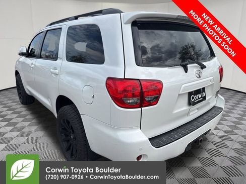 Used 2016 Toyota Sequoia Platinum AWD/4WD image 6