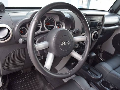 Used 2010 Jeep Wrangler Unlimited Sahara w/ Trailer Tow Group AWD/4WD image 27