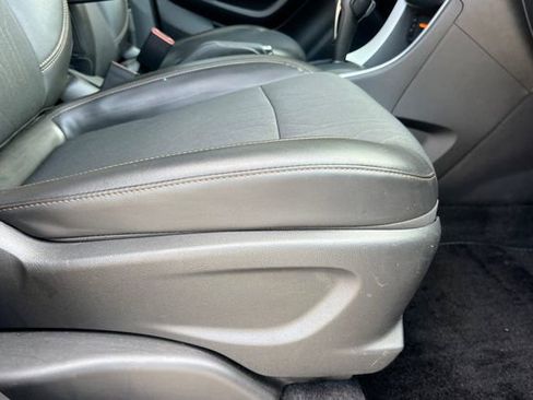 Used 2022 Chevrolet Trax LT w/ Redline Edition image 22