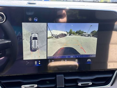 New 2026 Chevrolet Equinox ACTIV w/ Convenience Package III AWD/4WD image 15