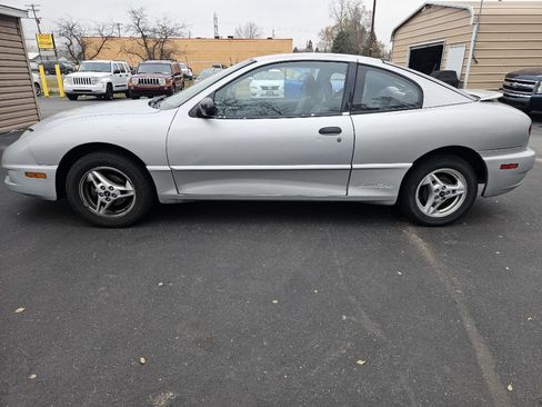 Used 2004 Pontiac Sunfire Coupe w/ 1SB Preferred Equipment Group image 6