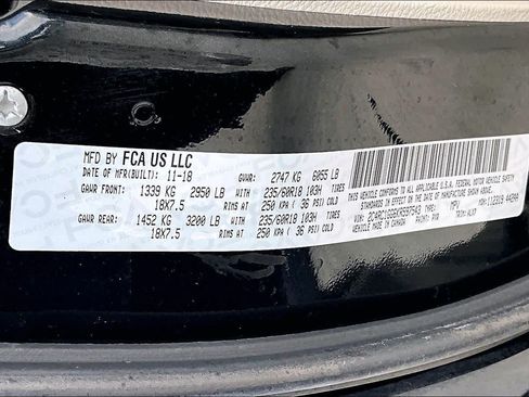Used 2019 Chrysler Pacifica Limited FWD image 33