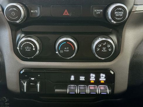 Used 2019 RAM 1500 Big Horn AWD/4WD image 15