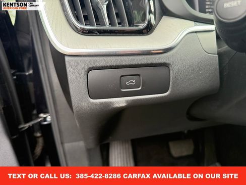 Used 2025 Volvo XC60 B5 Plus image 19