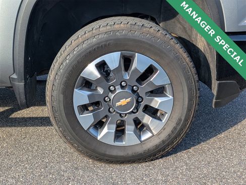 Used 2024 Chevrolet Silverado 2500 Custom w/ Custom Value Package image 12