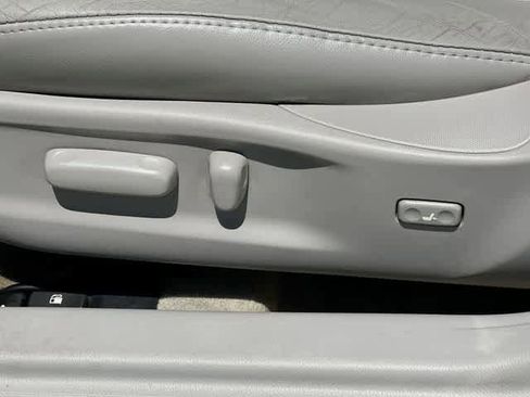 Used 2009 Toyota Camry XLE FWD image 31