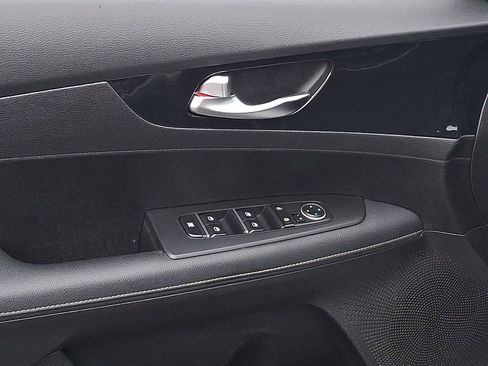 Certified 2023 Kia Forte GT-Line FWD image 13