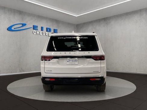 Used 2023 Jeep Wagoneer Series II w/ Premium Group I image 4