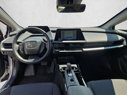 Used 2025 Toyota Prius LE FWD image 15