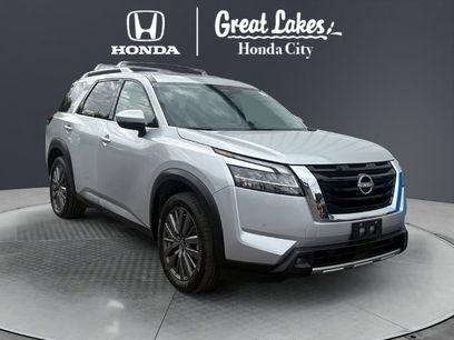 Used 2023 Nissan Pathfinder SL w/ SL Premium Package