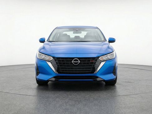Used 2025 Nissan Sentra SV FWD image 2