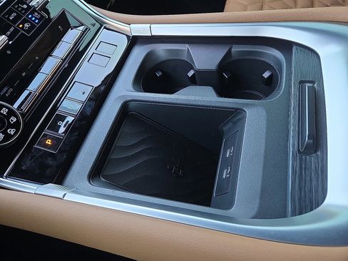 Used 2025 Nissan Armada Platinum Reserve w/ Convenience Package image 25