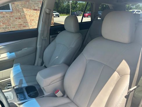 Used 2014 Subaru Outback 2.5i Premium w/ Accessory Value Package (OYT) AWD/4WD image 19
