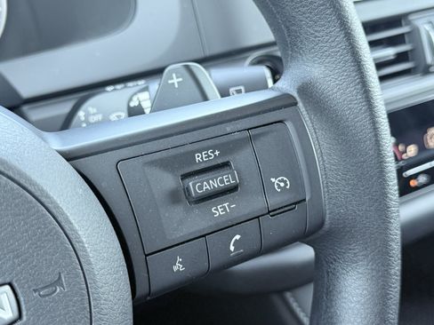 Used 2025 Nissan Pathfinder S FWD image 63