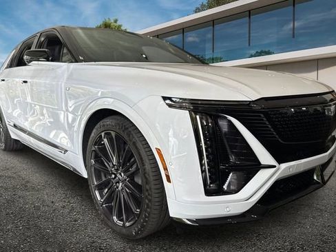 New 2026 Cadillac Lyriq V image 2