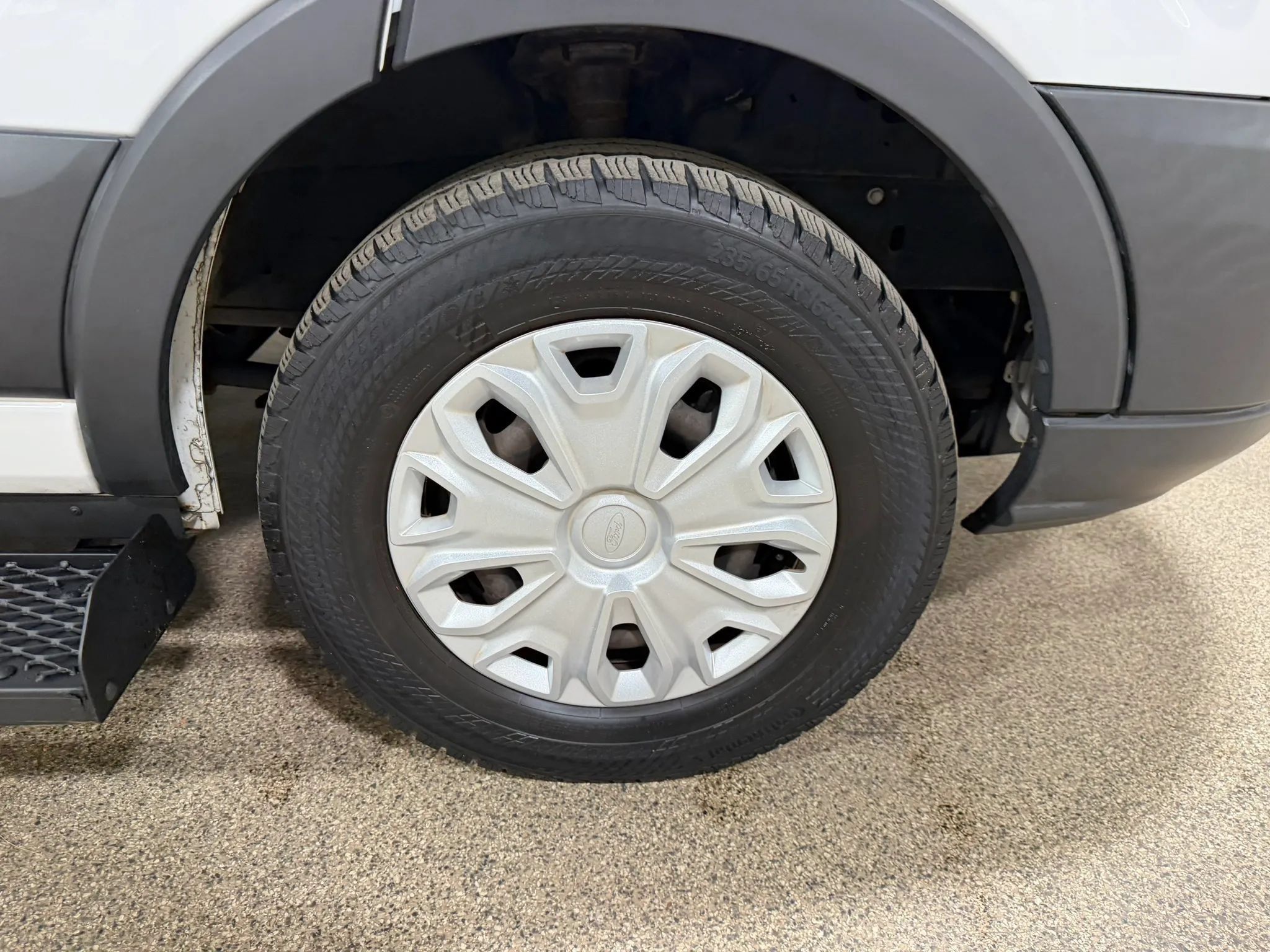 Used 2018 Ford Transit 150 XL RWD image 61