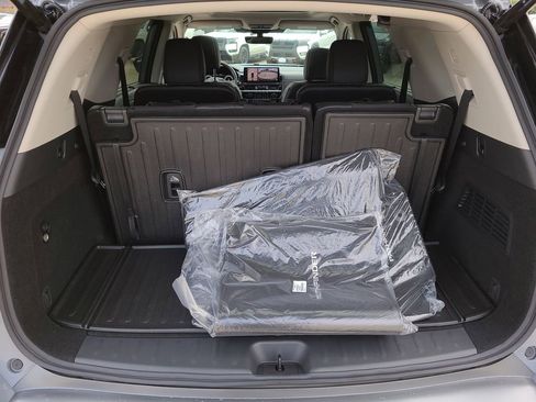 New 2026 Nissan Pathfinder Platinum image 8