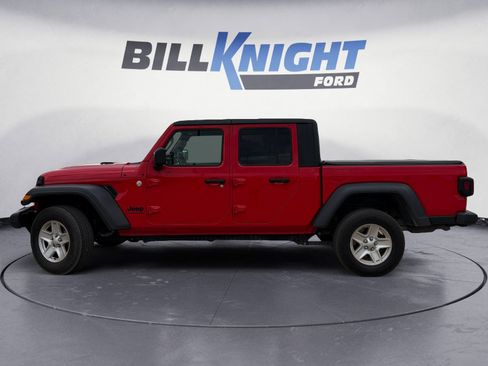 Used 2020 Jeep Gladiator Sport w/ Quick Order Package 24S AWD/4WD image 2