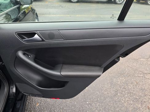 Used 2012 Volkswagen Jetta SE image 25