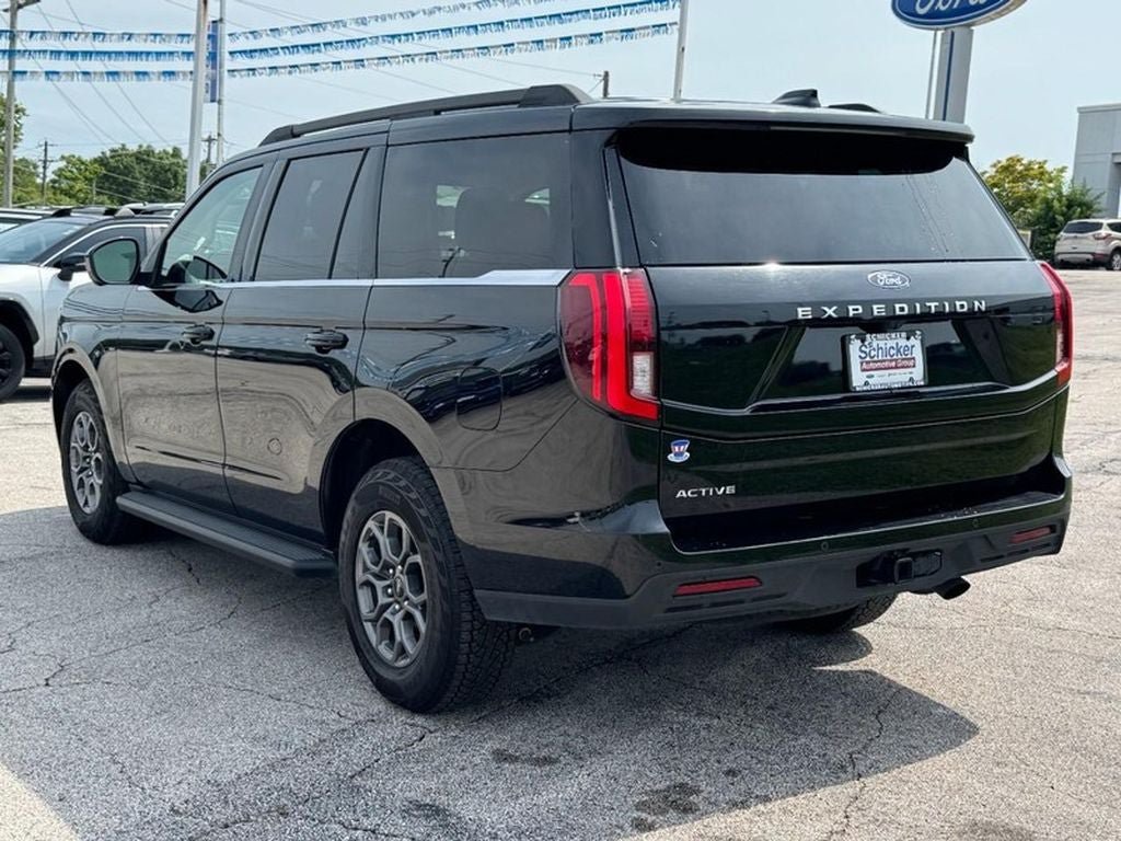 Used 2025 Ford Expedition Active AWD/4WD image 6
