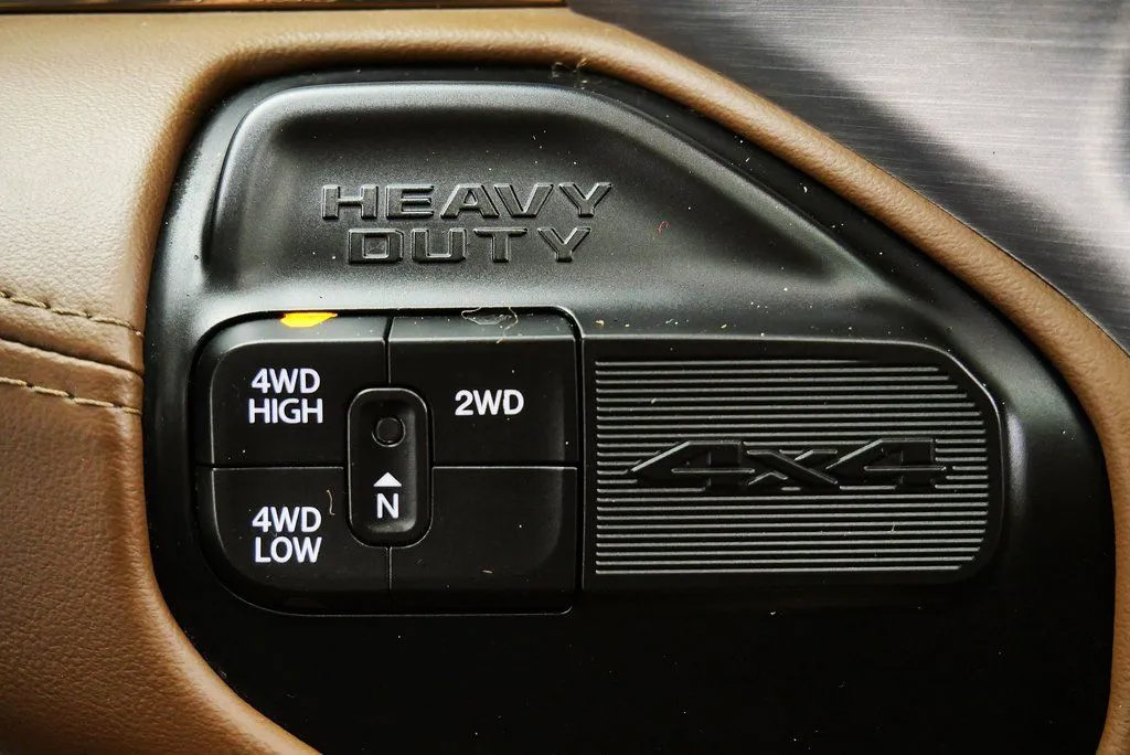 Used 2022 RAM 3500 Limited AWD/4WD image 28