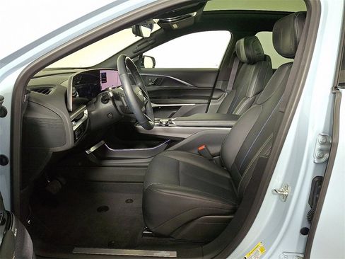 Used 2025 Cadillac Lyriq Sport image 16