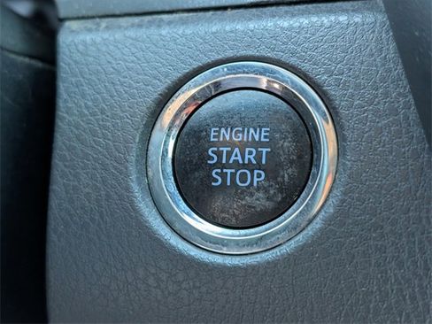 Used 2018 Toyota Camry LE image 27