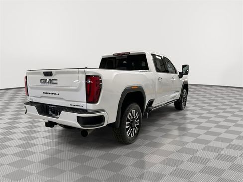 Certified 2025 GMC Sierra 2500 Denali Ultimate w/ Max Trailering Package image 10