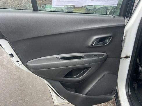 Used 2020 Chevrolet Trax LS w/ Tint and Cruise Package image 15