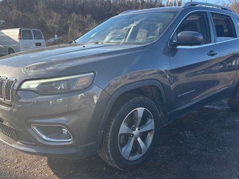 Used 2019 Jeep Cherokee Limited image 3