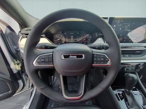 Used 2025 Jeep Compass Limited AWD/4WD image 18