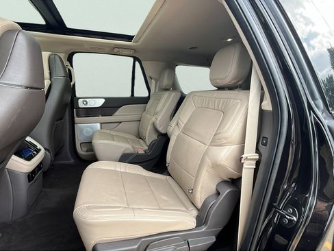 Used 2022 Lincoln Navigator L Reserve AWD/4WD image 17