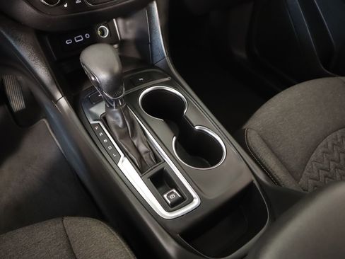 Used 2023 Chevrolet Equinox LT w/ Driver Convenience Package image 8