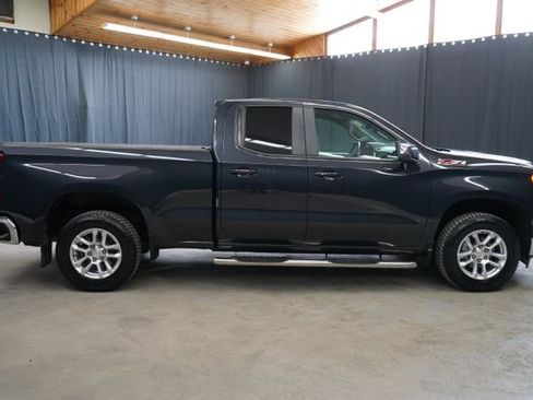 Used 2023 Chevrolet Silverado 1500 LT w/ Z71 Off-Road Package AWD/4WD image 8