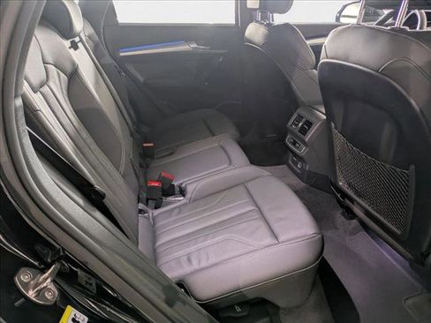 Certified 2025 Audi Q5 2.0T Premium Plus image 20