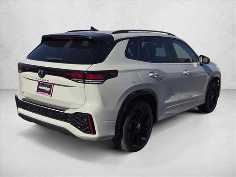 New 2026 Volkswagen Tiguan SE R-Line FWD image 2