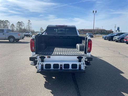 Used 2023 GMC Sierra 1500 Denali Ultimate AWD/4WD image 12
