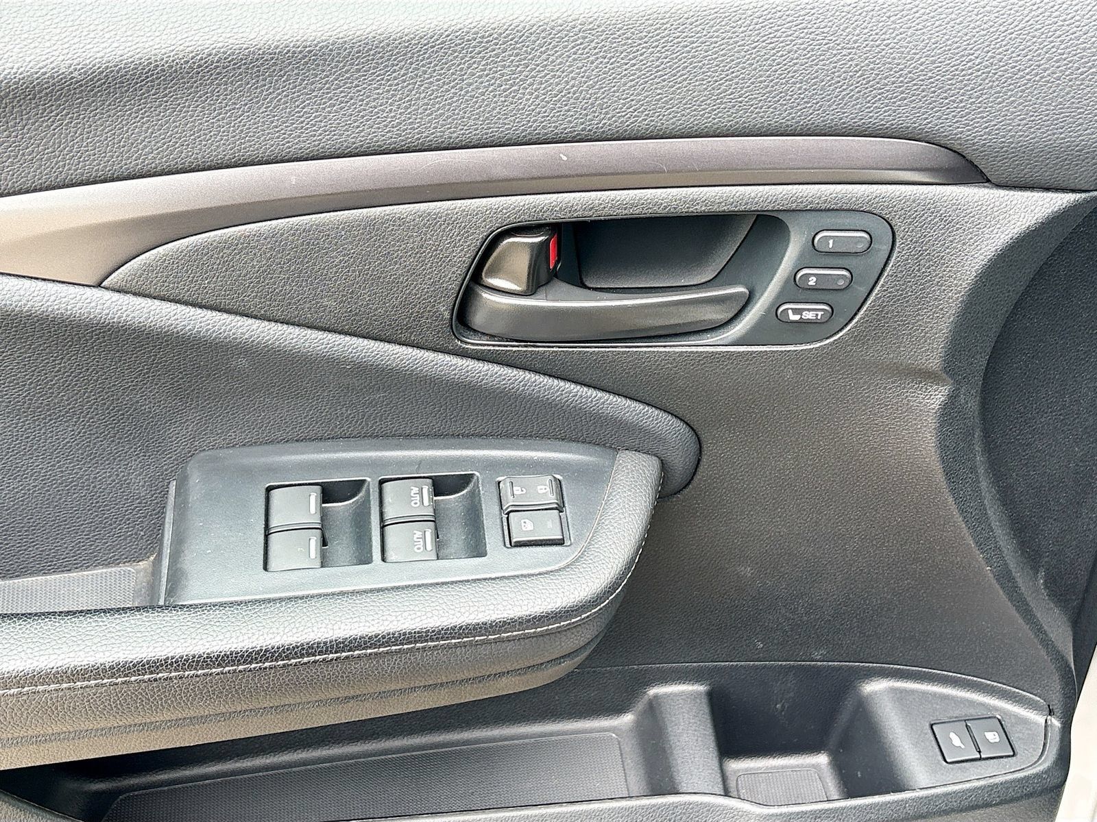 Used 2023 Honda Passport EX-L image 17
