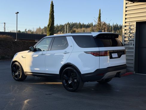 Certified 2025 Land Rover Discovery S AWD/4WD image 6