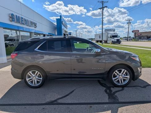 Used 2018 Chevrolet Equinox Premier FWD image 3