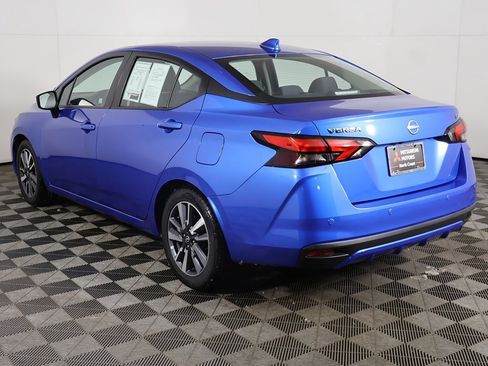 Used 2023 Nissan Versa SV image 5